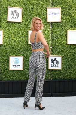 Los Angeles - Ekim 14: Yael Grobglas Cw şebekenin sonbahar denize indirmek olay Warner Brothers Stüdyoları'nda üzerinde 14 Ekim 2018 Burbank, Ca