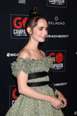 Los Angeles - Ekim 20: Lily Collins git kampanya Gala şehir Pazar sosyal evinde 20 Ekim 2018 tarihinde Los Angeles, Ca