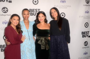 Los Angeles - 8 Kasım: Eva Longoria, Zoe Saldana, Gina Rodriguez, Rosario Dawson, Beverly Hills, Ca üzerinde 8 Kasım 2018 Four Seasons Hotel Eva Longoria Foundation Gala