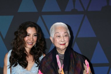 Los Angeles - Kasım 18: Michelle Yeoh, Lisa Lu 10 yıllık valiler Ödülleri Los Angeles, Ca üzerinde 18 Kasım 2018 Ray Dolby Ballroom