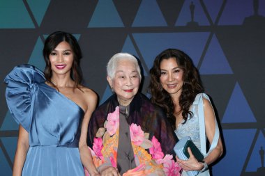 Los Angeles - Kasım 18: Gemma Chan, Lisa Lu, Michelle Yeoh, 10 yıllık valiler Ödülleri Ray Dolby balo salonu 18 Kasım 2018 Los Angeles, Ca