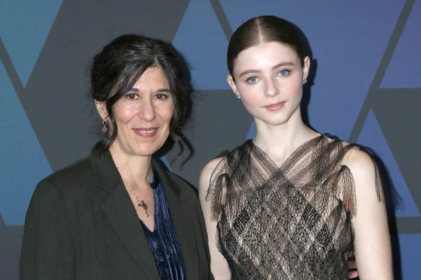 Los Angeles Nov Debra Granik Thomasin Harcourt Mckenzie 10Th Annual — Stock Photo, Image