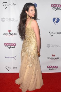 Los Angeles - Kasım 28: Tania Marie adlı 11 yıllık Babes Toyland sadaka oyuncak Avalon adlı 28 Kasım 2018 Los Angeles, Ca sürücü