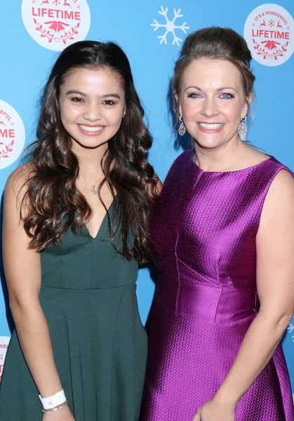 Los Angeles Nov Siena Agudong Melissa Joan Hart Red Carpet — Foto Stock