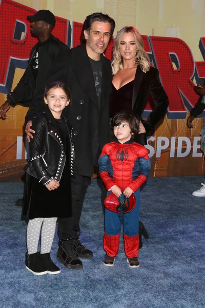 Los Angeles Dec Tedi Mellencamp Family Spider Man Spider Verse — Stock Photo, Image
