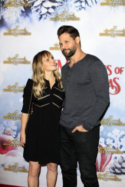 Los Angeles - 4 Aralık: Alexa Havins, Justin Bruening 