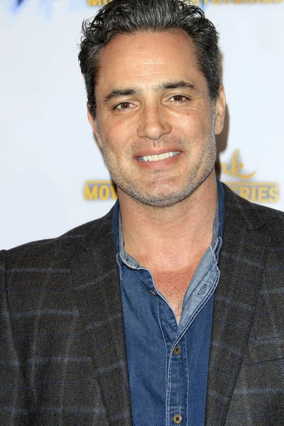 Los Angeles - 4 Aralık: Victor Webster 