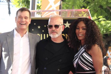 Los Angeles - 4 Aralık: Peter Krause, Ryan Murphy, Angela Bassett Hollywood Walk of Fame 4 Aralık 2018 tarihinde Los Angeles, Ca üzerinde Ryan Murphy Star töreninde