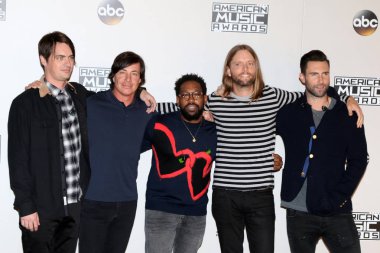 Los Angeles - Kasım 20: Mickey Madden, Matt Flynn, Pj Morton, James Valentin, Adam Levine, Maroon 5'te 2016 Amerikan Müzik Ödülleri - basın odası Microsoft Theater üzerinde 20 Kasım 2016 yılında Los Angeles, Ca