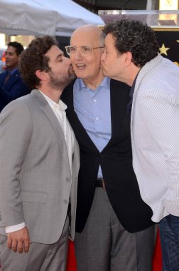 Los Angeles - Ağustos 8: Joe Lewis, Jeffrey Tambor, Mitchell Hurwitz Hollywood Walk of Fame 8 Ağustos 2017 tarihinde Los Angeles, Ca üzerinde Jeffrey Tambor Star töreninde
