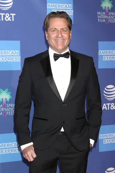 棕榈泉 1月17日 詹姆斯 范帕滕在第30届棕榈泉国际电影节颁奖晚会上 于2019年1月17日在卡棕榈泉会议中心举行 — 图库照片