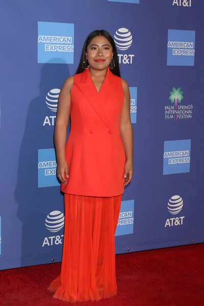 棕榈泉 1月17日 Yalitza Aparicio 出席第30届棕榈泉国际电影节颁奖晚会于2019年1月17日在棕榈泉会议中心在棕榈泉 — 图库照片