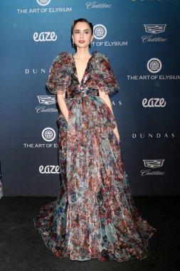 Los Angeles - Jan 5: Lily Collins Elysium sanatı adlı 12 yıllık cennet kutlama özel bir yerde 5 Ocak 2019 tarihinde Los Angeles, Ca