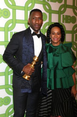 Los Angeles - Ocak 6: Mahershala Ali, Amatus Sami-Karim 6 Ocak 2019 tarihinde Beverly Hilton otel Beverly Hills, Ca 2019 Hbo yazı altın küre partide