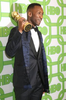 Los Angeles - Ocak 6: Mahershala Ali 6 Ocak 2019 tarihinde Beverly Hilton otel Beverly Hills, Ca 2019 Hbo yazı altın küre partide