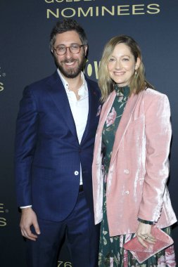 Los Angeles - Jan 5: Dave Holstein, Judy Greer Showtime altın küre adayları şenlikte Sunset Tower Hotel, 5 Ocak 2019 tarihinde West Hollywood, Ca