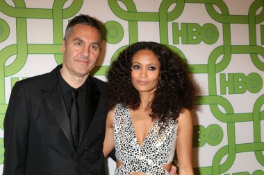 Los Angeles - Ocak 6: Ol Parker, Thandie Newton 6 Ocak 2019 tarihinde Beverly Hilton otel Beverly Hills, Ca 2019 Hbo yazı altın küre partide