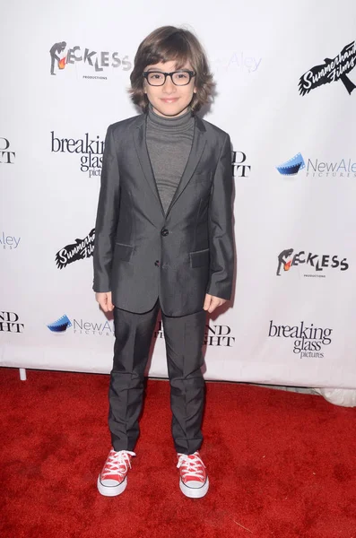 Los Angeles - Ocak 10: Azhy Robertson, 