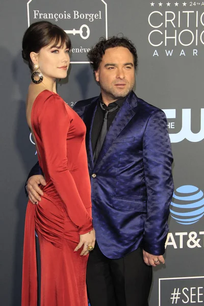 Los Angeles Jan Alaina Meyer Johnny Galecki Critics Choice Awards — Stockfoto