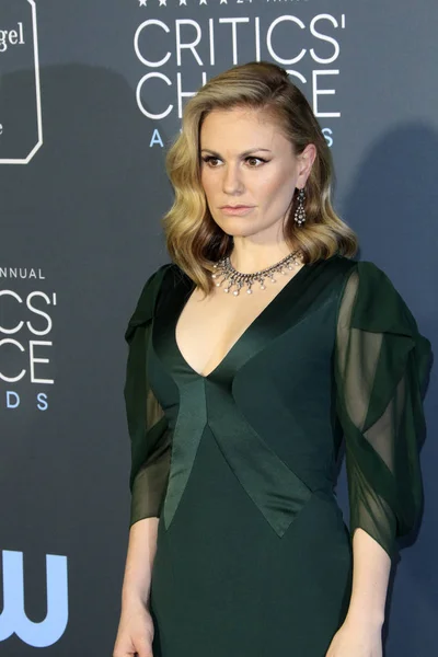 Los Angeles Jan Anna Paquin Critics Choice Awards Barker Hanger — Fotografia de Stock