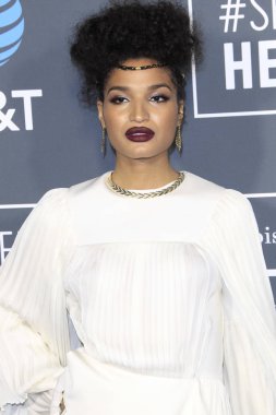 Los Angeles - 13 Ocak: Indya Moore eleştirmenler Choice Ödülleri'nde 13 Ocak 2019 Barker askıda Santa Monica, Ca