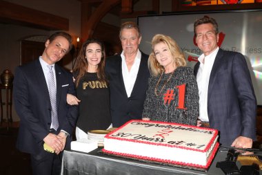 Los Angeles - Jan 17: Christian Leblanc, Amelia Heinle, Eric Braeden, Melody Thomas Scott, Peter Bergman genç ve huzursuz kutluyor 30 yıl # 1 Cbs televizyon City 17 Ocak 2019 Los Angeles, Ca