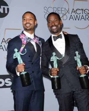 Los Angeles - 27 Ocak: Michael B Jordan, Sterling K Brown'da 25 yıllık Screen Actors Guild Awards, tapınak toplantı salonunda 27 Ocak 2019 tarihinde Los Angeles, Ca