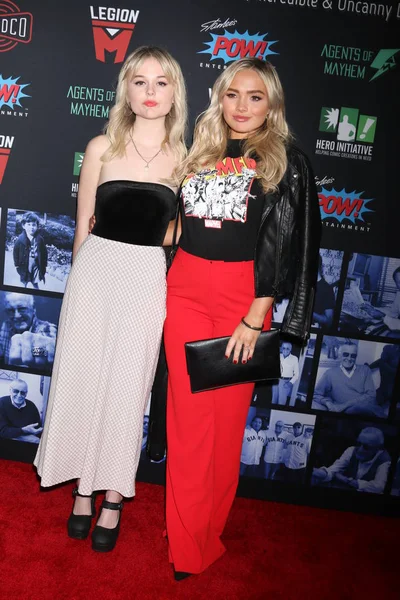 Los Ángeles Enero Emily Alyn Lind Natalie Alyn Lind Excelsior — Foto de Stock