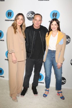 Los Angeles - 5 Şubat: Chloe Bennet, Clark Gregg, Elizabeth Henstridge Disney Abc televizyon kış basın tur fotoğraf çağrısında Langham Huntington Hotel'in 5 Şubat 2019 tarihinde Pasadena, Ca