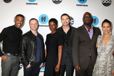 Los Angeles - 5 Şubat: Makin, Alexi Hawley, Afton Williamson, Eric Winter Titus, Richard T Jones, Alyssa Diaz Disney Abc televizyon kış basın tur fotoğraf çağrısında Langham Huntington Hotel'in 5 Şubat 2019 tarihinde Pasadena, Ca