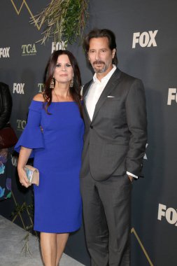 Los Angeles - 1 Şubat: Annie Wood, Henry Ian Cusick, Fox Tca All-Star partide evinde incir 1 Şubat 2019 tarihinde Los Angeles, Ca