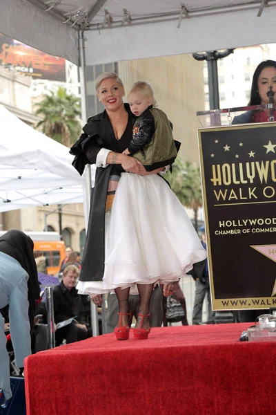 Los Angeles Feb Pink Alecia Moore Jameson Hart Hollywoodin Walk — kuvapankkivalokuva