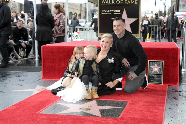 Los Angeles Februar Weidenhirsch Jameson Hart Pink Carey Hart Bei — Stockfoto