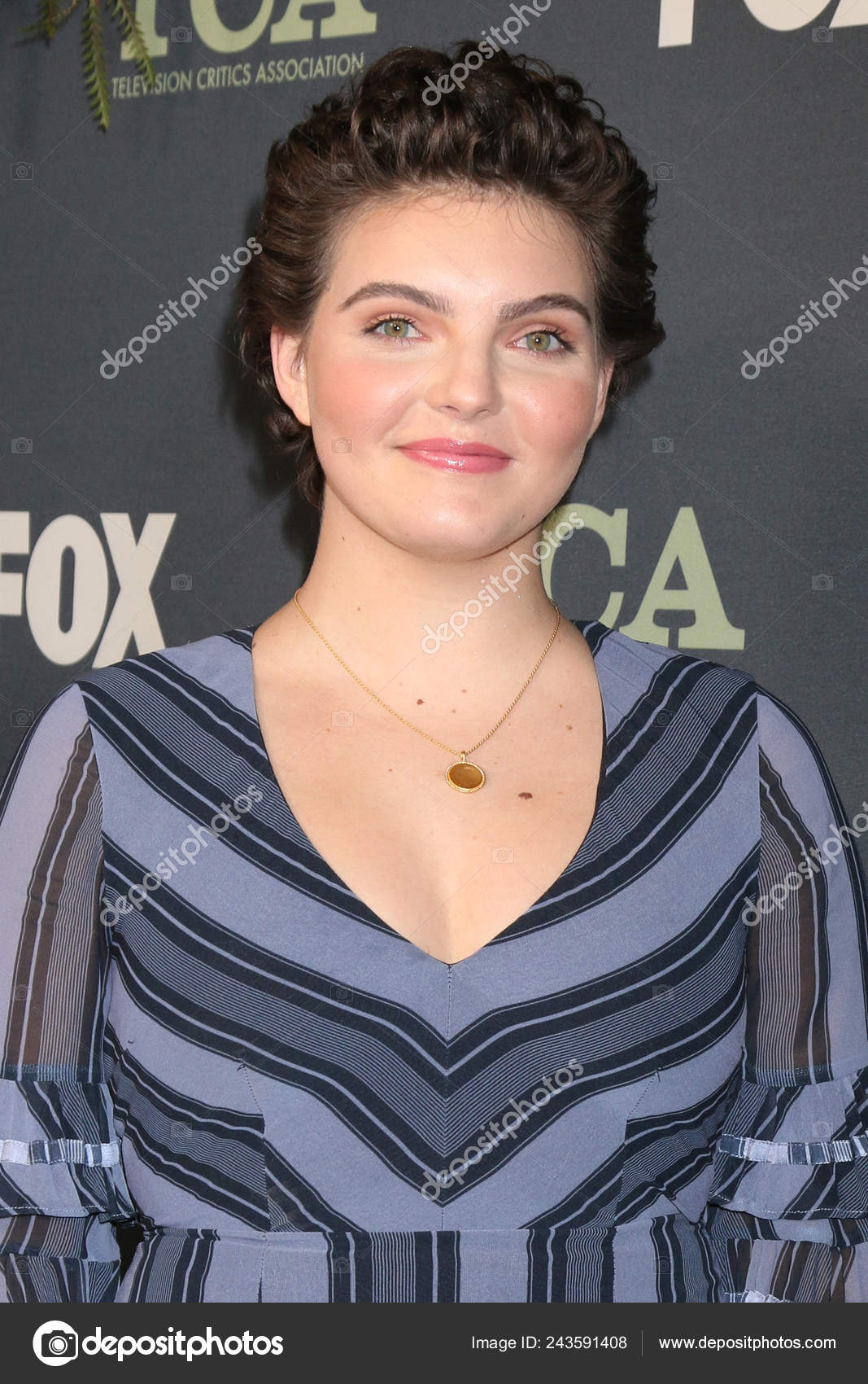 Los Angeles Feb Camren Bicondova Fox Tca All Star Party – Stock