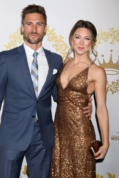 Los Angeles - 9 Şubat: Andrew Walker, karısı 9 Şubat 2019 turnuva şirketten Pasadena, Ca Hallmark kış 2019 Tca etkinlikte