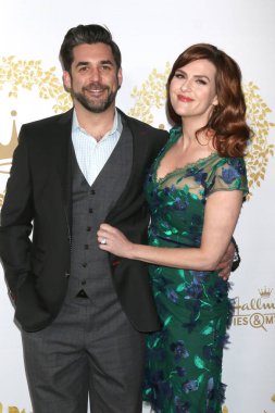 Los Angeles - 9 Şubat: Jordan Bridges, Sara Rue 9 Şubat 2019 turnuva şirketten Pasadena, Ca Hallmark kış 2019 Tca etkinlikte