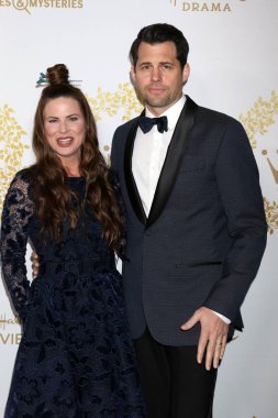 Los Angeles - 9 Şubat: Julianne Morris, Kristoffer Polaha 9 Şubat 2019 turnuva şirketten Pasadena, Ca Hallmark kış 2019 Tca etkinlikte