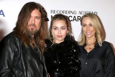 Los Angeles - 8 Şubat: Billy Ray Cyrus, Miley Cyrus, Tish Cyrus La Kongre Merkezi'nde 8 Şubat 2019 tarihinde Los Angeles, Ca yıl Gala Musicares kişi