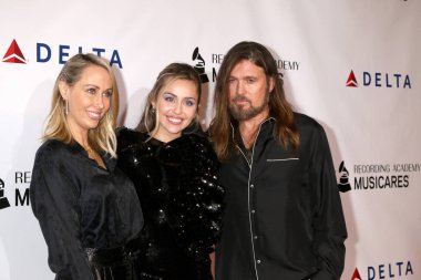 Los Angeles - 8 Şubat: Tish Cyrus, Miley Cyrus, Billy Ray Cyrus La Kongre Merkezi'nde 8 Şubat 2019 tarihinde Los Angeles, Ca yıl Gala Musicares kişi