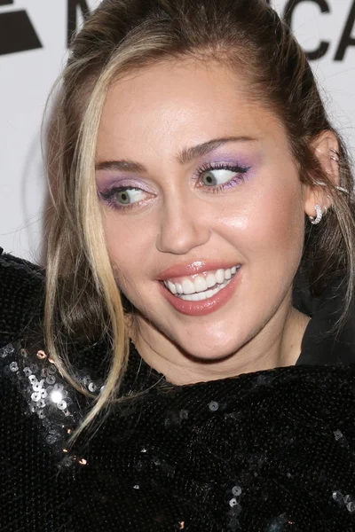 Los Angeles Únor Miley Cyrus Musicares Osobnost Roku Gala Convention — Stock fotografie