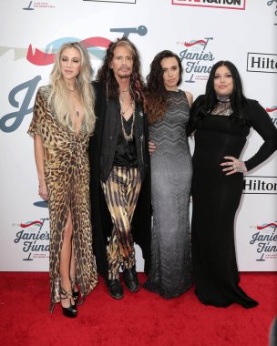 Los Angeles - Şubat 10: Aimee Preston, Steven Tyler, Chelsea Tyler, Mia Tyler, 2019 Steven Tyler'ın Grammy görüntüleme partide Los Angeles, Ca üzerinde 10 Şubat 2019 Raleigh stüdyolarında