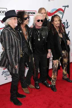 Los Angeles - Şubat 10: Brad Whitford, Joe Perry, Joey Kramer, Tom Hamilton, Steven Tyler, Aerosmith, 2019 Steven Tyler'ın Grammy ile ilgilenen parti Raleigh Studios adlı 10 Şubat 2019 Los Angeles, Ca