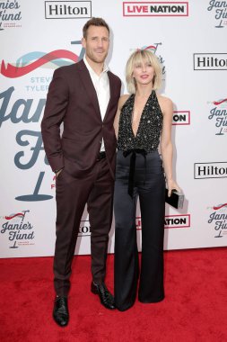 Los Angeles - Şubat 10: Brooks Laich, Julianne Hough Los Angeles, Ca üzerinde 10 Şubat 2019 Raleigh stüdyolarında partide 2019 Steven Tyler'ın Grammy görüntüleme
