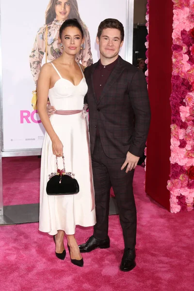 Los Angeles Feb Chloe Broar Adam Devine Den Det Romantiska — Stockfoto