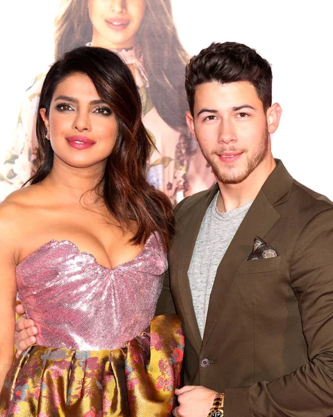 Los Angeles Feb Priyanka Chopra Nick Jonas Isn Romantic World — Stock Photo, Image