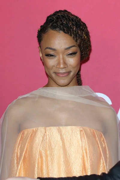 Los Angeles Feb Sonequa Martin Green 2019 Costume Designers Guild — Fotografia de Stock