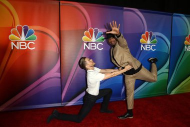 Los Angeles - 20 Şubat: Derek Hough, Nbc's Los Angeles sezon ortası basın galada Universal City, Ca Nbc Universal çok üzerinde 20 Şubat 2019, Ne-Yo