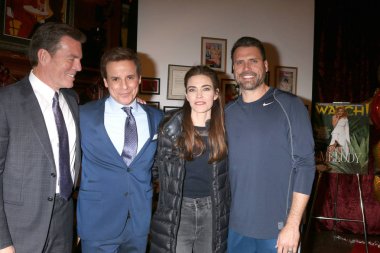 Los Angeles - 20 Şubat: Peter Bergman, Christian Leblanc, Amelia Heinle, Joshua Morrow garajında Melody Thomas Scott kutluyor Y ve Cbs televizyon şehir Event'de R 40 yıl üzerinde 20 Şubat 2019 Los Angeles, Ca