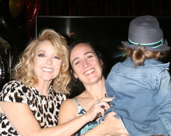 Los Angeles - 20 Şubat: Melody Thomas Scott, Alexandra Yeaggy, Melody Thomas Scott kutluyor Y ve Cbs televizyon şehir Event'de R 40 yıl üzerinde 20 Şubat 2019 Los Angeles, Ca