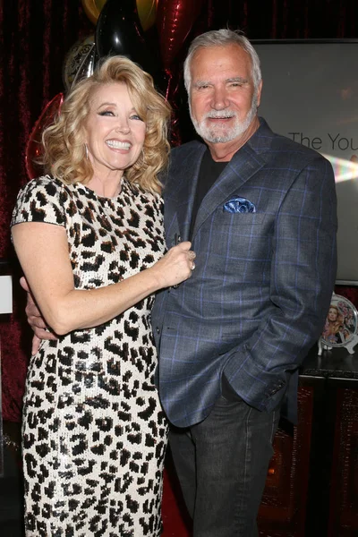 Los Angeles - 20 Şubat: Melody Thomas Scott, Melody Thomas Scott, John Mccook kutluyor Y ve Cbs televizyon şehir Event'de R 40 yıl üzerinde 20 Şubat 2019 Los Angeles, Ca